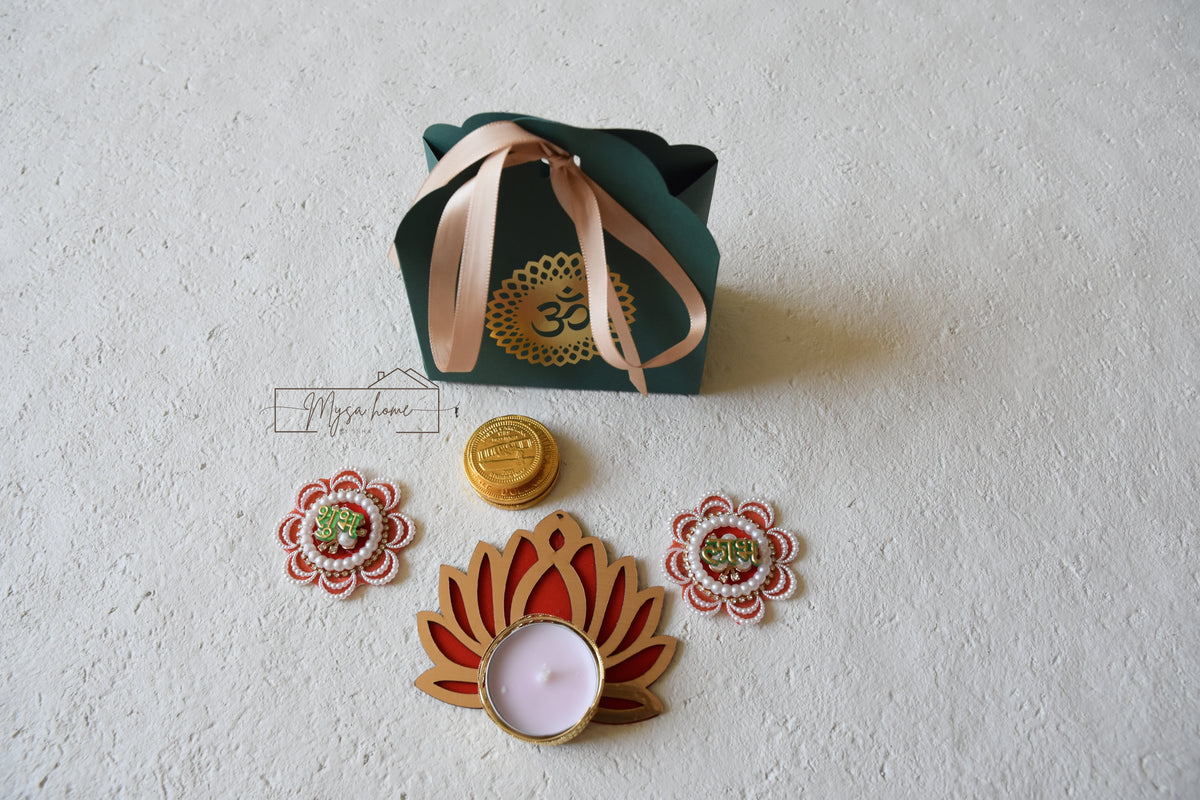 Favor - Kiran (Festive Lotus tea light & Shubh Labh)