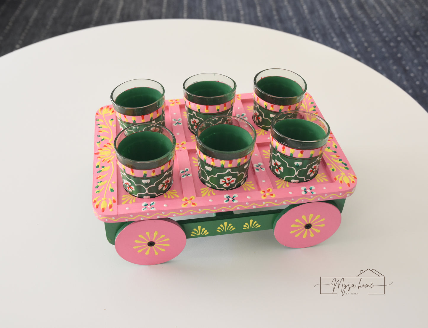 cart with glasses - green pibk
