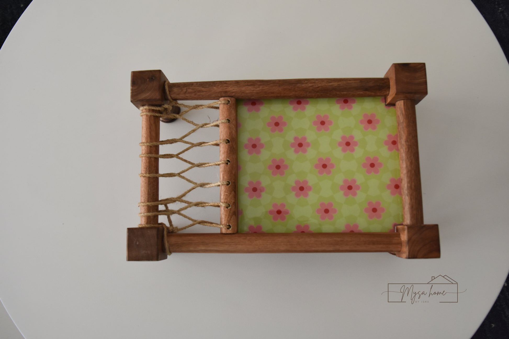 Wooden serving platter with floral design 